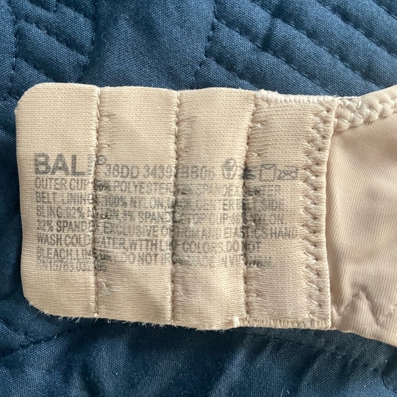 3 Bali Bras excellent condition 36dd - Picture 9 of 10